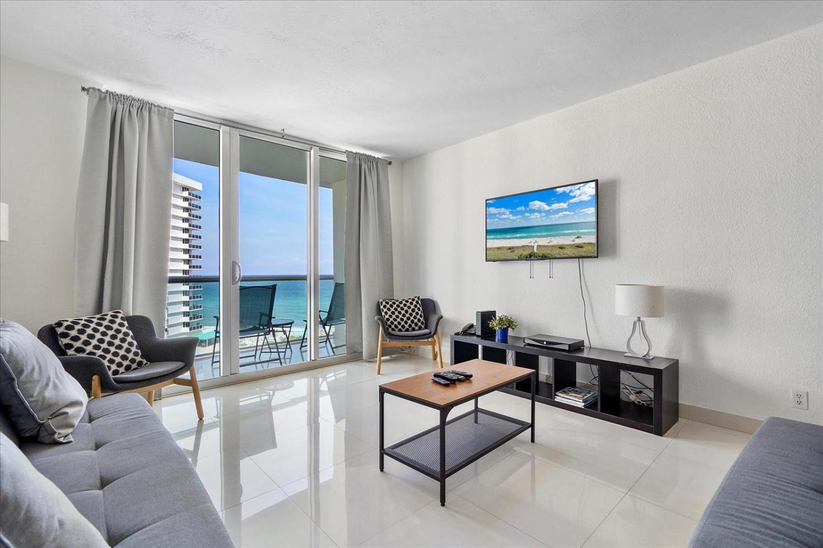 Beachfront 2 Bedroom At Tides Hollywood 8Th Floor Eksteriør billede